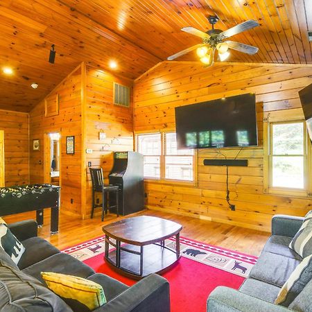 Cabin With Pool Access About 3 Mi To Downtown Gatlinburg Extérieur photo