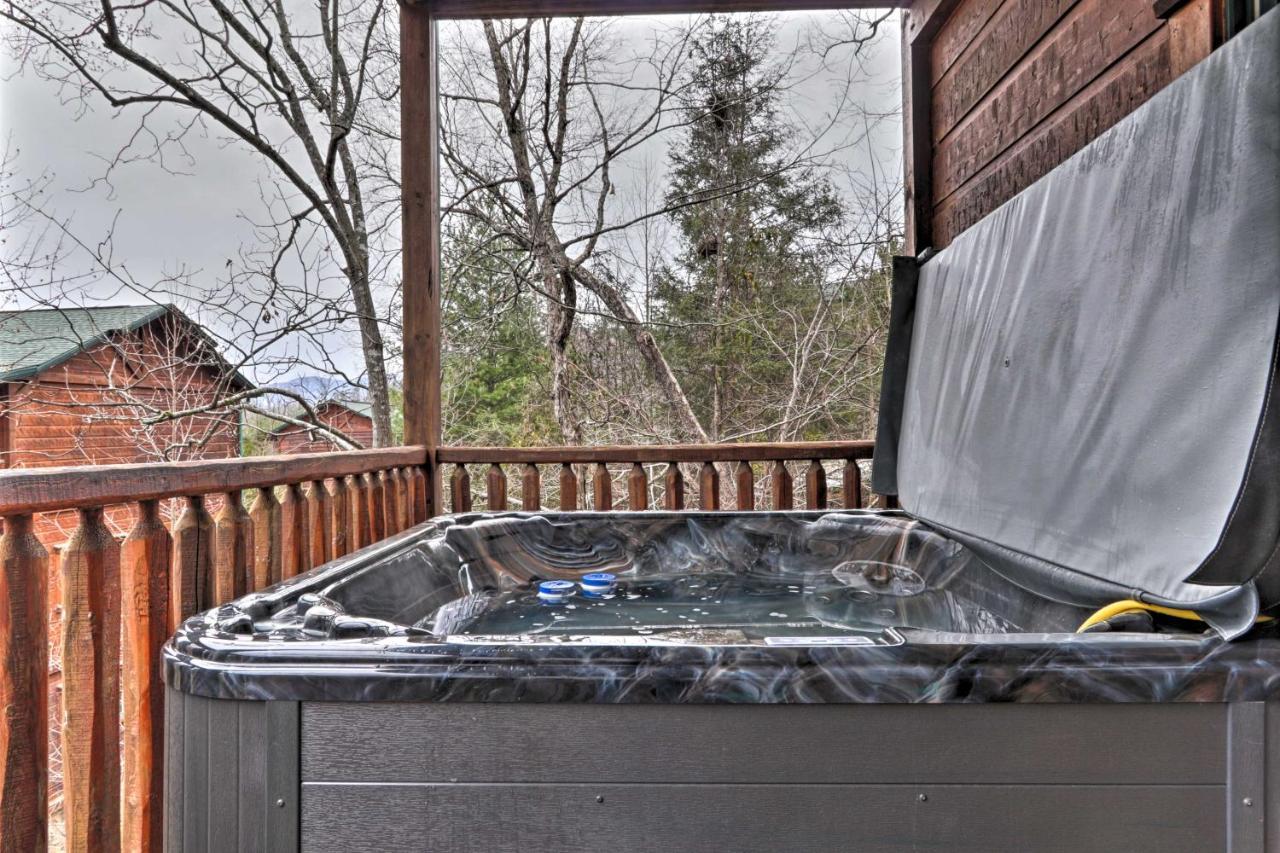 Cabin With Pool Access About 3 Mi To Downtown Gatlinburg Extérieur photo