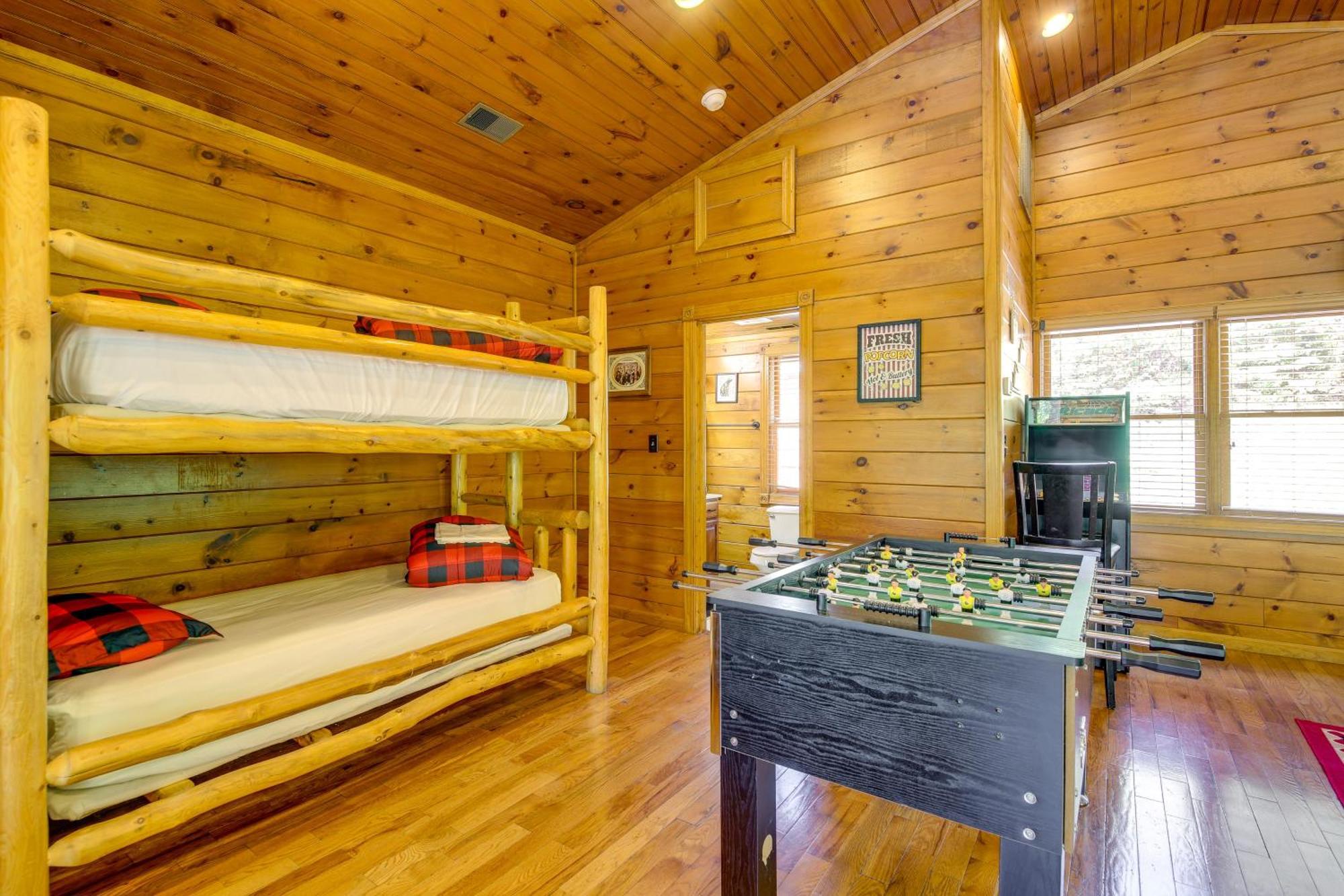 Cabin With Pool Access About 3 Mi To Downtown Gatlinburg Extérieur photo