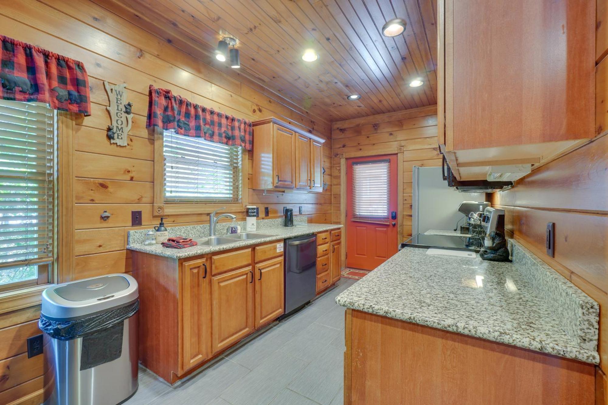 Cabin With Pool Access About 3 Mi To Downtown Gatlinburg Extérieur photo