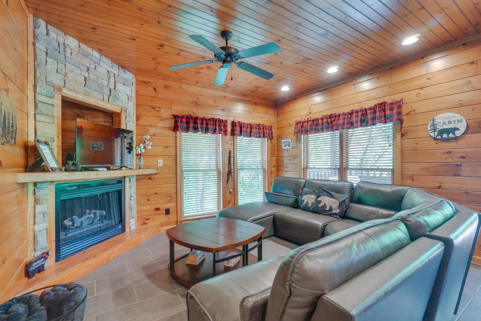 Cabin With Pool Access About 3 Mi To Downtown Gatlinburg Extérieur photo