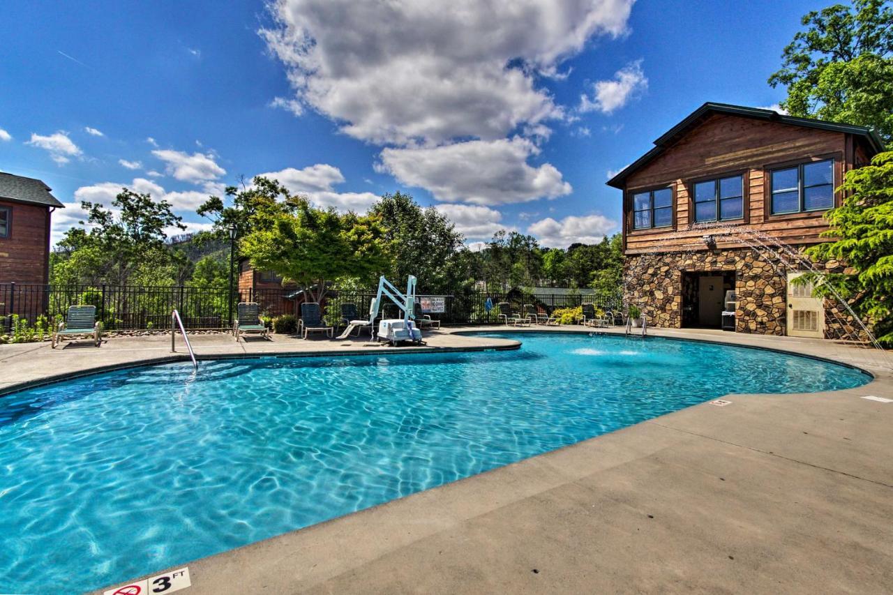 Cabin With Pool Access About 3 Mi To Downtown Gatlinburg Extérieur photo